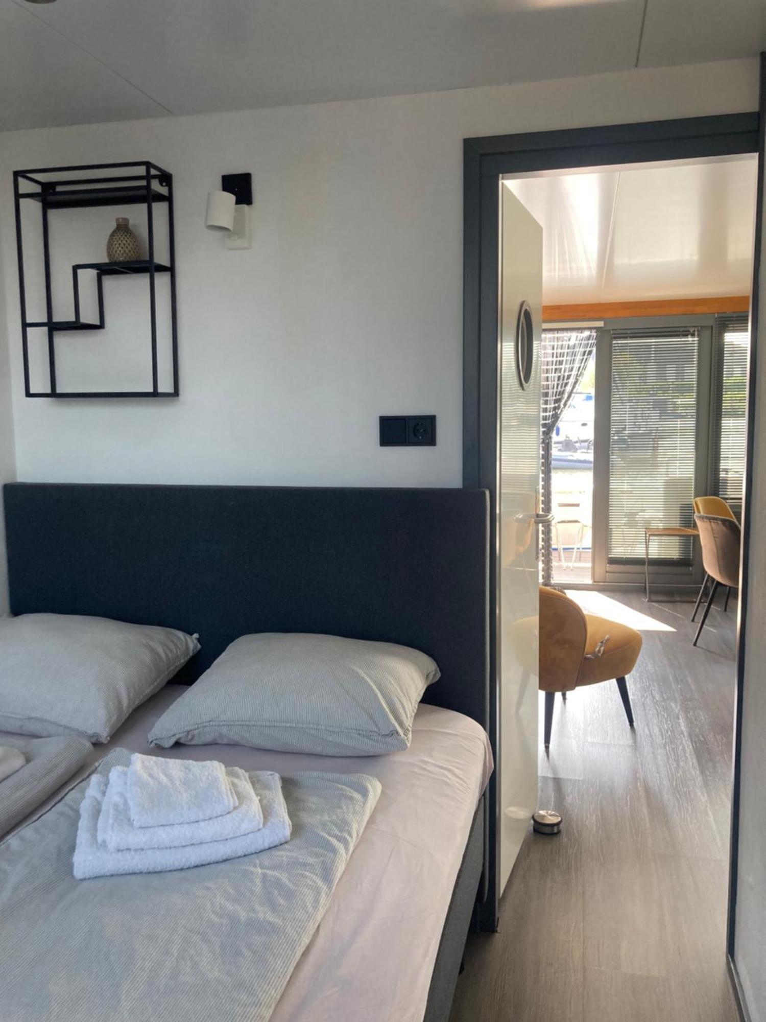 Hotel Houseboat De Amstel Monnickendam Esterno foto